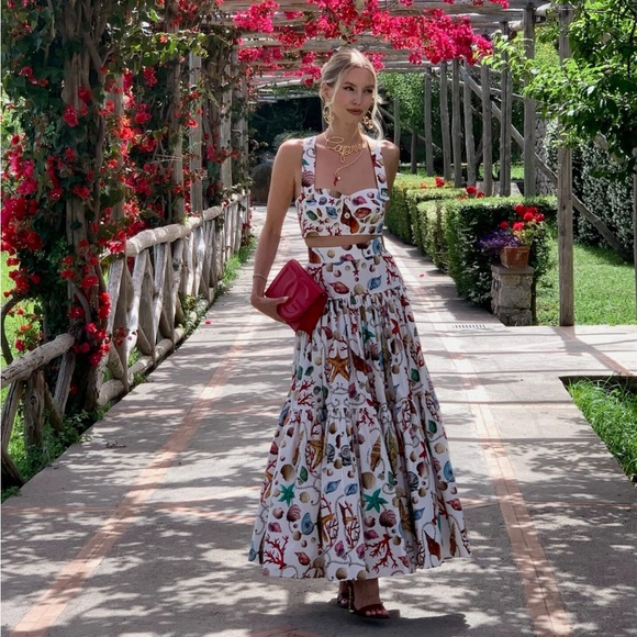 BLOGGERS FAVE Commense Seashell 🐚 Print Tiered Maxi Skirt Set Medium - Picture 3 of 6